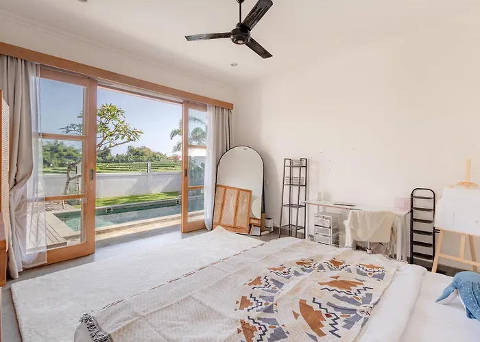 Cantik Maria- Family Pool With Rice Field Views&spacious Patio Villa Canggu (Bali)
